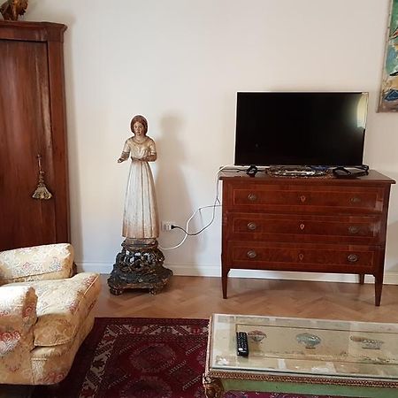 Elegante Appartamento In Centro A Cesena Eksteriør bilde